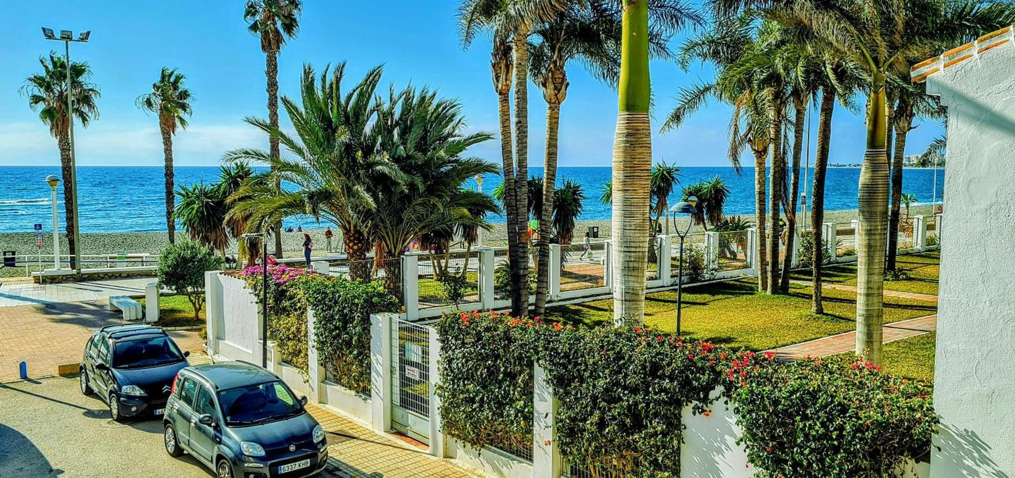 Beach Panorama Caleta Калета-де-Велес Екстер'єр фото